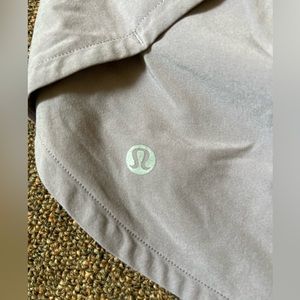 Lululemon MR Lined Speed Ups Size 6